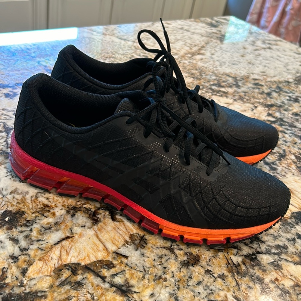 ASICS men’s Gel Quantum 180-4 black/classic red men’s running shoes size 12.5